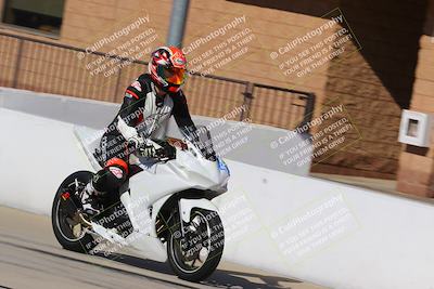 media/Jan-21-2022-Fastrack Riders (Fri) [[90b5309cc6]]/Level 1/Session 1 Front Straight/